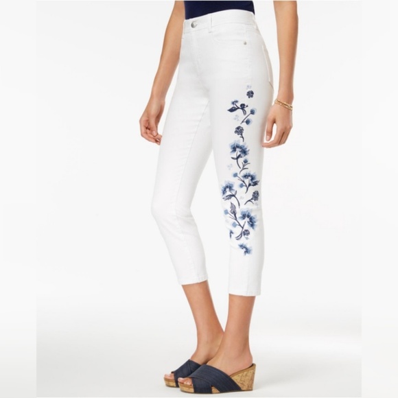Style & Co Curvy Fit Embroidered Ankle Jeans - Picture 5 of 6